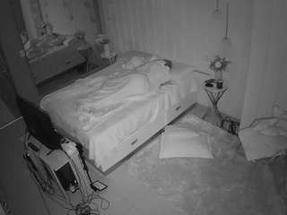 voyeurcam-casa-salsa-bedroom-2