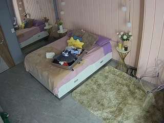 voyeurcam-casa-salsa-bedroom-2