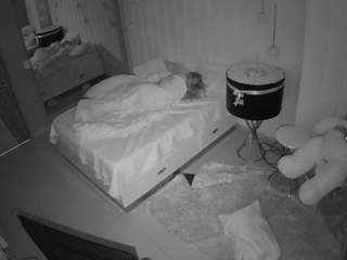 voyeurcam-casa-salsa-bedroom-2