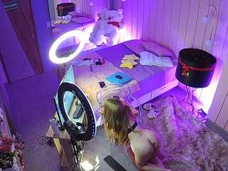 voyeurcam-casa-salsa-bedroom-2