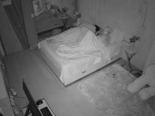 voyeurcam-casa-salsa-bedroom-2