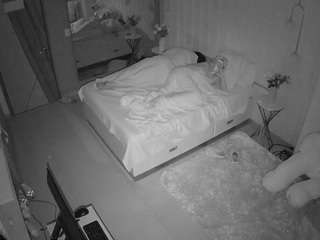 voyeurcam-casa-salsa-bedroom-2