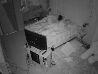 voyeurcam-casa-salsa-bedroom-2