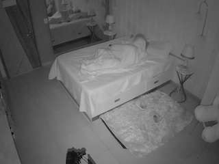 voyeurcam-casa-salsa-bedroom-2