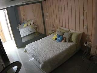 voyeurcam-casa-salsa-bedroom-2