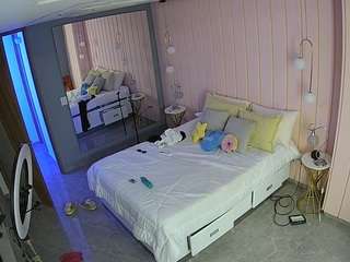 voyeurcam-casa-salsa-bedroom-2
