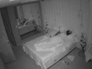 voyeurcam-casa-salsa-bedroom-2