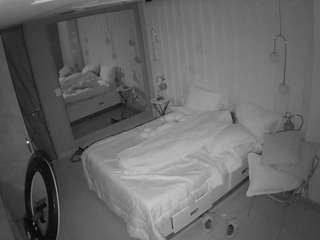 voyeurcam-casa-salsa-bedroom-2