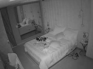 voyeurcam-casa-salsa-bedroom-2