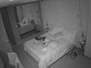 voyeurcam-casa-salsa-bedroom-2