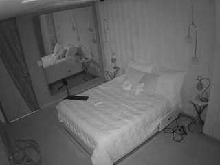 voyeurcam-casa-salsa-bedroom-2