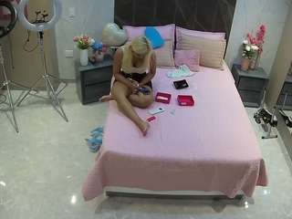 voyeurcam-casa-salsa-bedroom-3