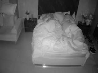 voyeurcam-casa-salsa-bedroom-3