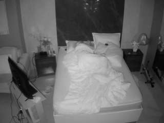 voyeurcam-casa-salsa-bedroom-3