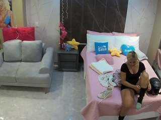 voyeurcam-casa-salsa-bedroom-3