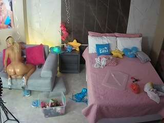 voyeurcam-casa-salsa-bedroom-3