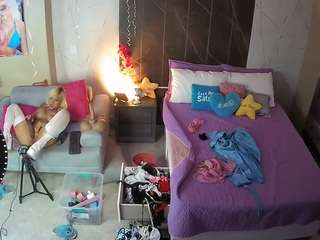 voyeurcam-casa-salsa-bedroom-3