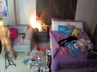 voyeurcam-casa-salsa-bedroom-3
