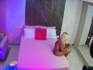 voyeurcam-casa-salsa-bedroom-3