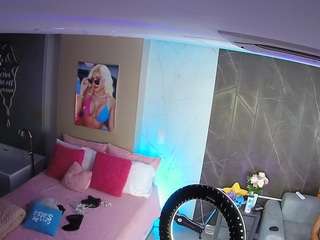 voyeurcam-casa-salsa-bedroom-3