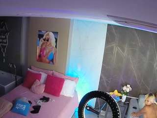 voyeurcam-casa-salsa-bedroom-3