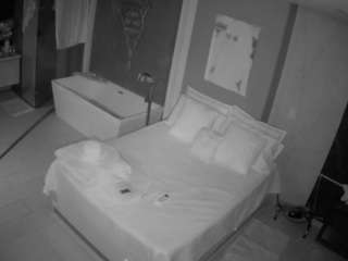 voyeurcam-casa-salsa-bedroom-3