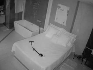 voyeurcam-casa-salsa-bedroom-3
