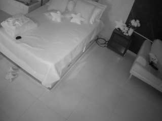 voyeurcam-casa-salsa-bedroom-3