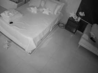 voyeurcam-casa-salsa-bedroom-3