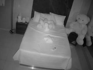 voyeurcam-casa-salsa-bedroom-3