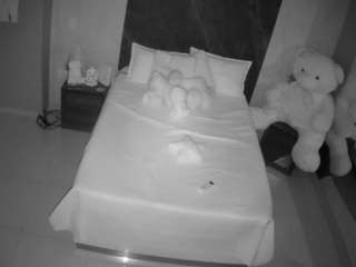 voyeurcam-casa-salsa-bedroom-3