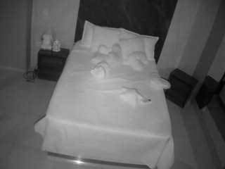 voyeurcam-casa-salsa-bedroom-3