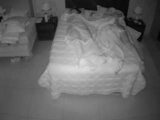 voyeurcam-casa-salsa-bedroom-3