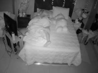 voyeurcam-casa-salsa-bedroom-3