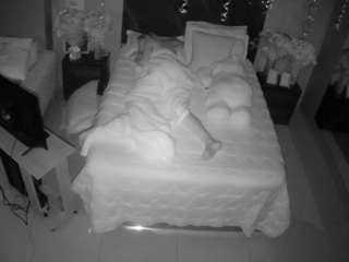 voyeurcam-casa-salsa-bedroom-3