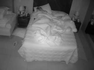 voyeurcam-casa-salsa-bedroom-3
