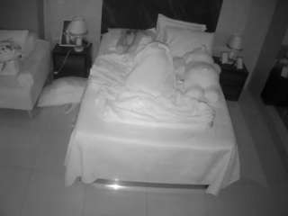 voyeurcam-casa-salsa-bedroom-3