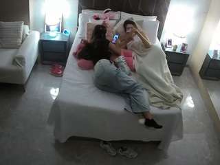 voyeurcam-casa-salsa-bedroom-3