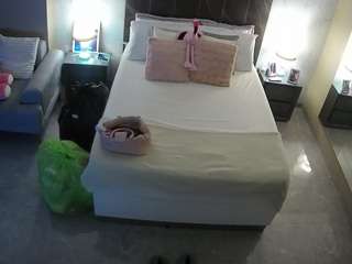 Bu model şu anda canlı. voyeurcam-casa-salsa-bedroom-3