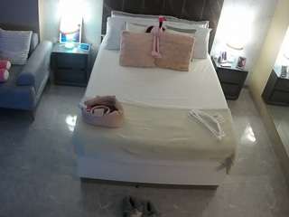 このモデルは現在ライブ中です。 voyeurcam-casa-salsa-bedroom-3