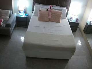 该模特正在直播。 voyeurcam-casa-salsa-bedroom-3