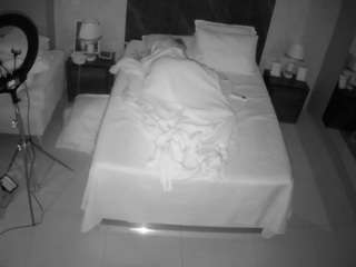 voyeurcam-casa-salsa-bedroom-3