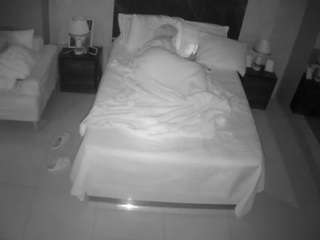 voyeurcam-casa-salsa-bedroom-3