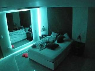 camsoda voyeurcam-casa-salsa-bedroom-4