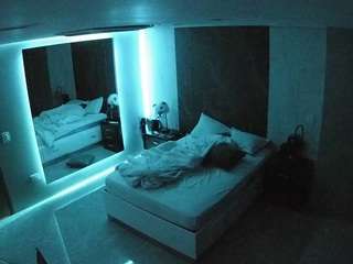 camsoda voyeurcam-casa-salsa-bedroom-4