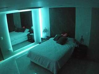 voyeurcam-casa-salsa-bedroom-4 Bioteen camsoda