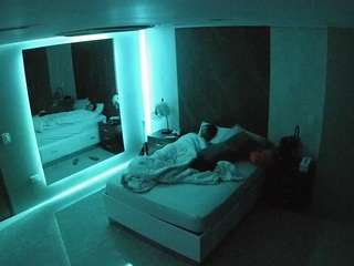 Mayamillan camsoda voyeurcam-casa-salsa-bedroom-4