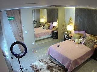 voyeurcam-casa-salsa-bedroom-4