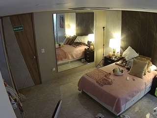 voyeurcam-casa-salsa-bedroom-4