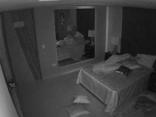 voyeurcam-casa-salsa-bedroom-4